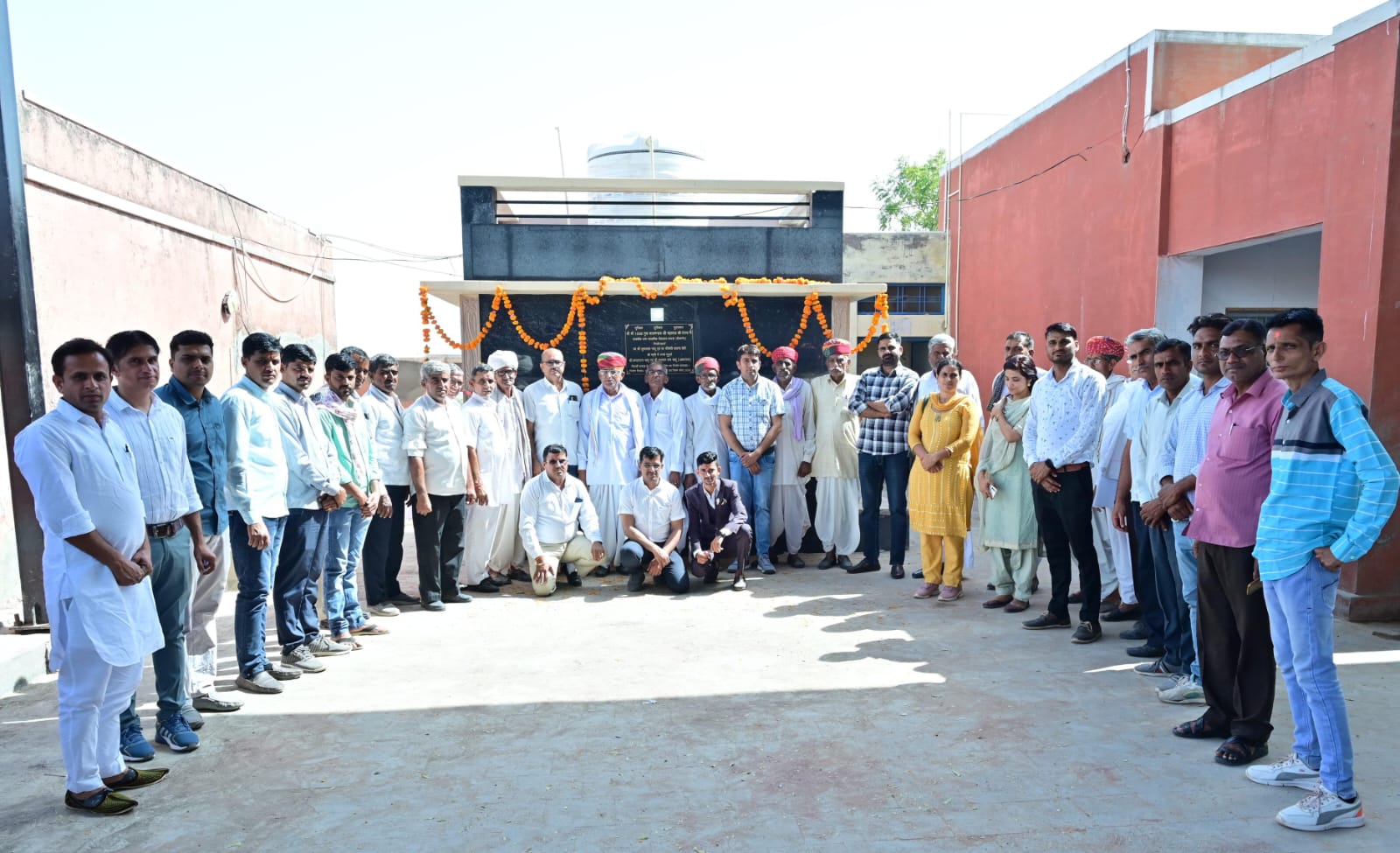 अनुकरणीय पहल: नोखा में शिक्षक ने माता-पिता की स्मृति में सरकारी स्कूल में बनाया जल मंदिर