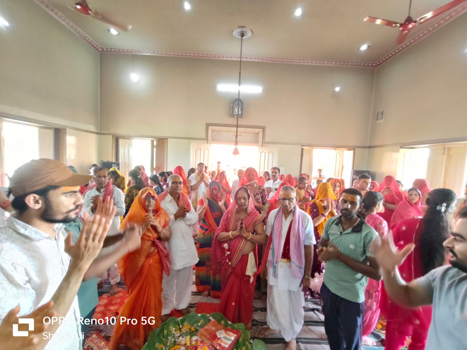 सावन के चौथे सोमवार पर मंदिरों में उमड़े श्रद्धालुः हर हर महादेव के गूंजे जयकारें, ग्रामीण अंचल में भी विशेष पूजा अर्चना का चला दौर