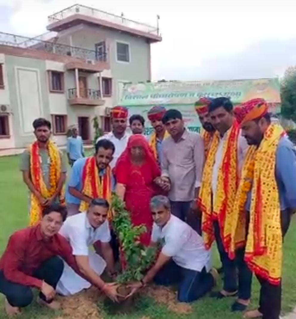 पदम ग्रुप ने चलाया पौधारोपण जन जागरूकता अभियानः प्रदेश भर में लगाए जा रहे 51 हजार पौधे, लोगों को किया जागरूक