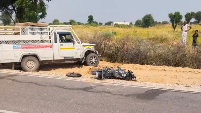 पिकअप और बाइक की टक्करः युवक की मौत, एक घायल; मजदूरी नहीं मिलने पर नोखा से वापस लौट रहे थे घर