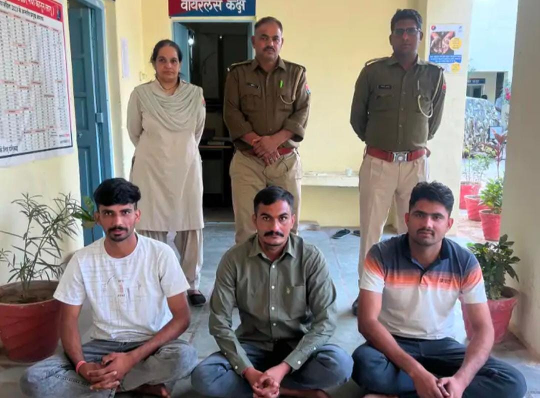 नोखा पुलिस ने जानलेवा हमले के तीन आरोपी को किया गिरफ्तारः एक देशी कट्टा जब्त, सरपंच के पति से रास्ते में की थी मारपीट