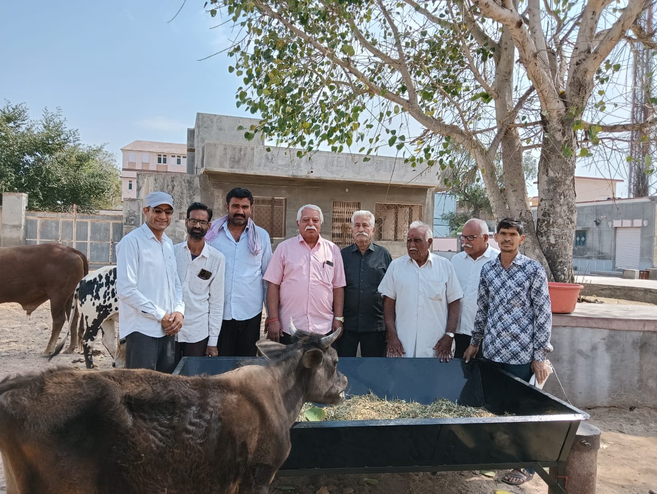 निराश्रित गोवंश सेवा के लिए गोदारा ने किया ठाण भेंट