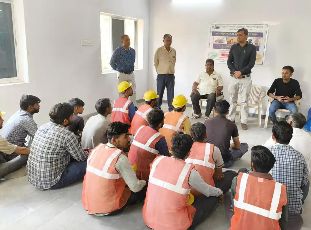 नोखा में आज अंतरराष्ट्रीय मजदूर दिवस मनाया: मजदूर दिवस पर श्रमिकों को स्वास्थ्य और सरकारी योजनाओं के बारे में बताया