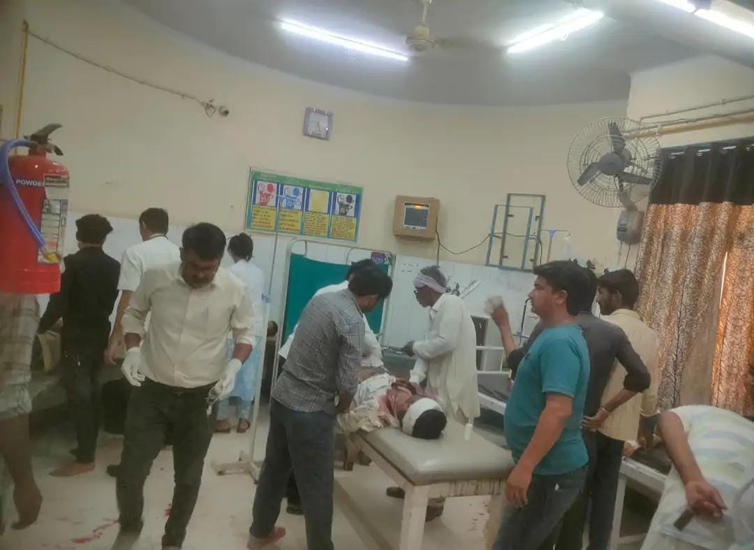 दो बाइकों की आमने सामने की टक्कर में चार लोग घायल: पार्षद देवकिशन चांडक ने घायलों को एम्बुलेंस व्यवस्था कर पीबीएम हॉस्पिटल रेफर करवाया