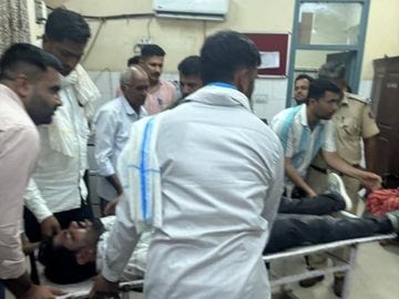 नोखा में विकास अधिकारी और ग्राम सेवक के बीच झगड़ा: पुलिस बुलानी पड़ी, कार्य बहिष्कार की दी चेतावनी