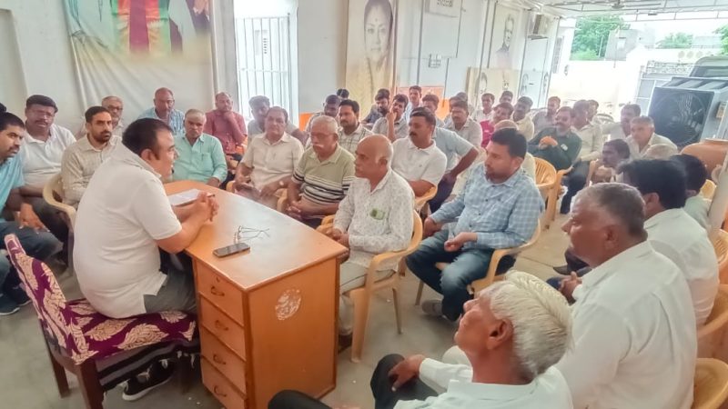 बीडीओ का निलंबन रद्द करने की मांग, नोखा में सर्व समाज के लोगों ने जताया रोष