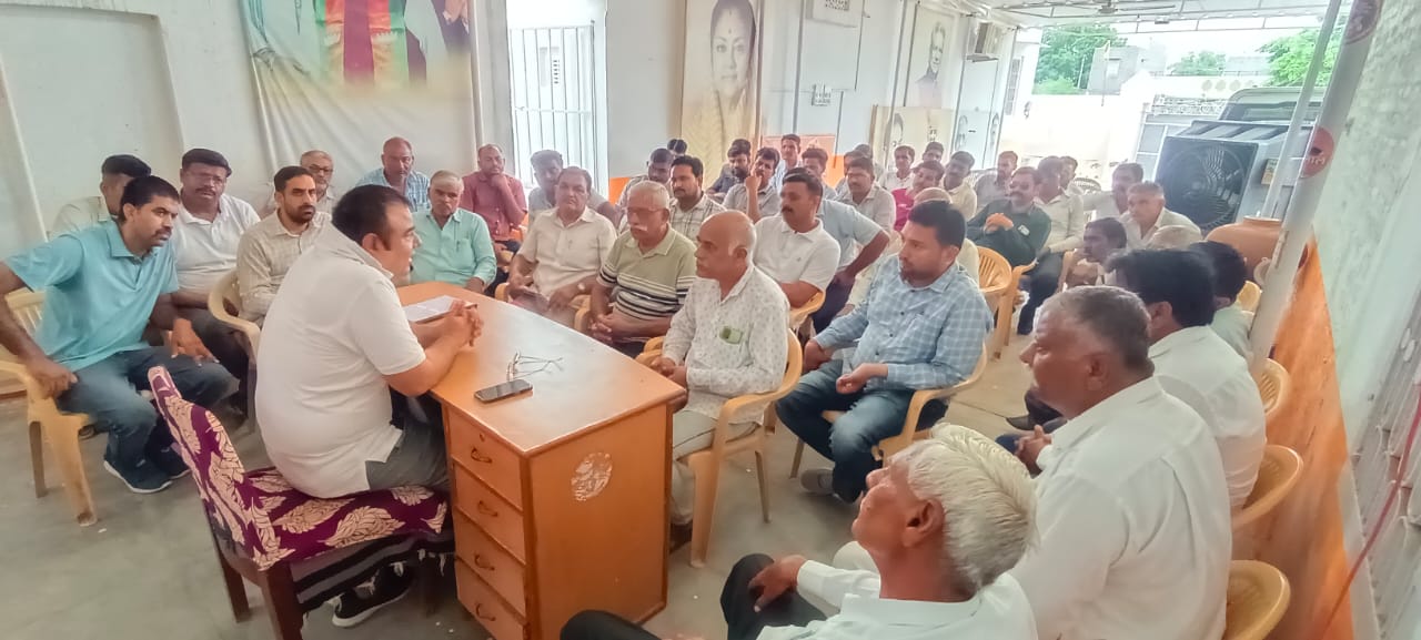 बीडीओ का निलंबन रद्द करने की मांग, नोखा में सर्व समाज के लोगों ने जताया रोष