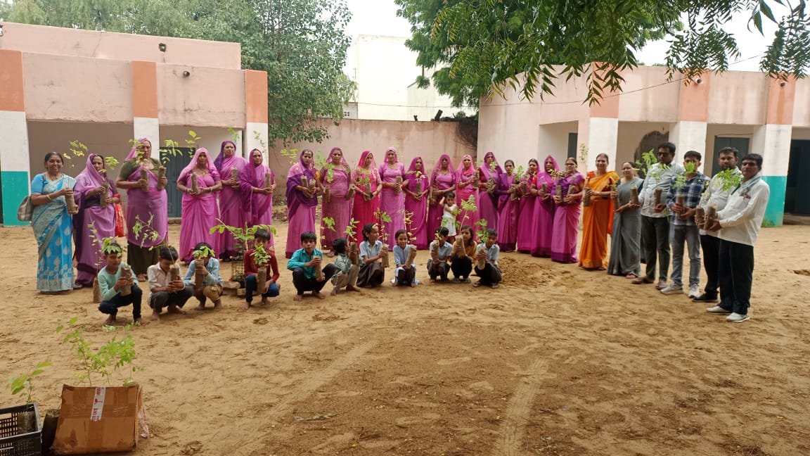 हरियालो राजस्थान अभियान: नोखा में एक पौधा अपनों के नाम, 518 पौधों का वितरण