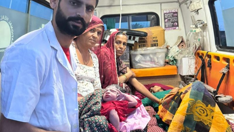 नोखा में एक बार फिर गूंजी एंबुलेंस में नवजात की किलकारी: प्रशिक्षित स्टाफ की सूझबूझ से मां और बच्चा दोनों सुरक्षित