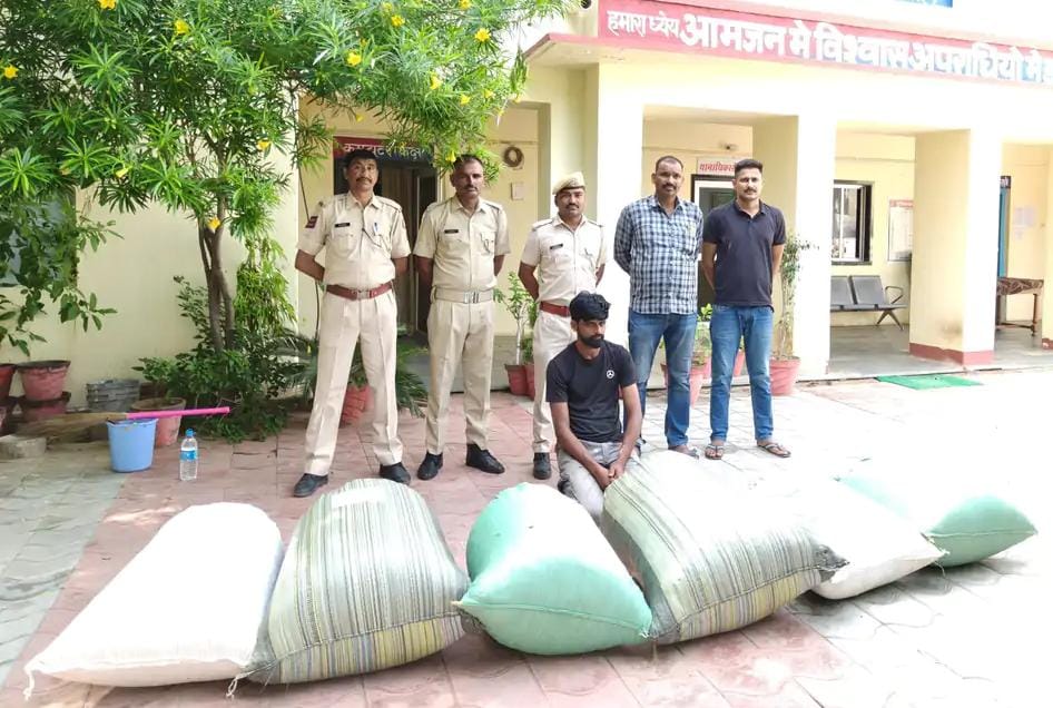 नोखा में अवैध मादक पदार्थों के खिलाफ कार्रवाई: 106 किलो डोडा पोस्त सहित आरोपी को किया गिरफ्तार, कार भी जब्त