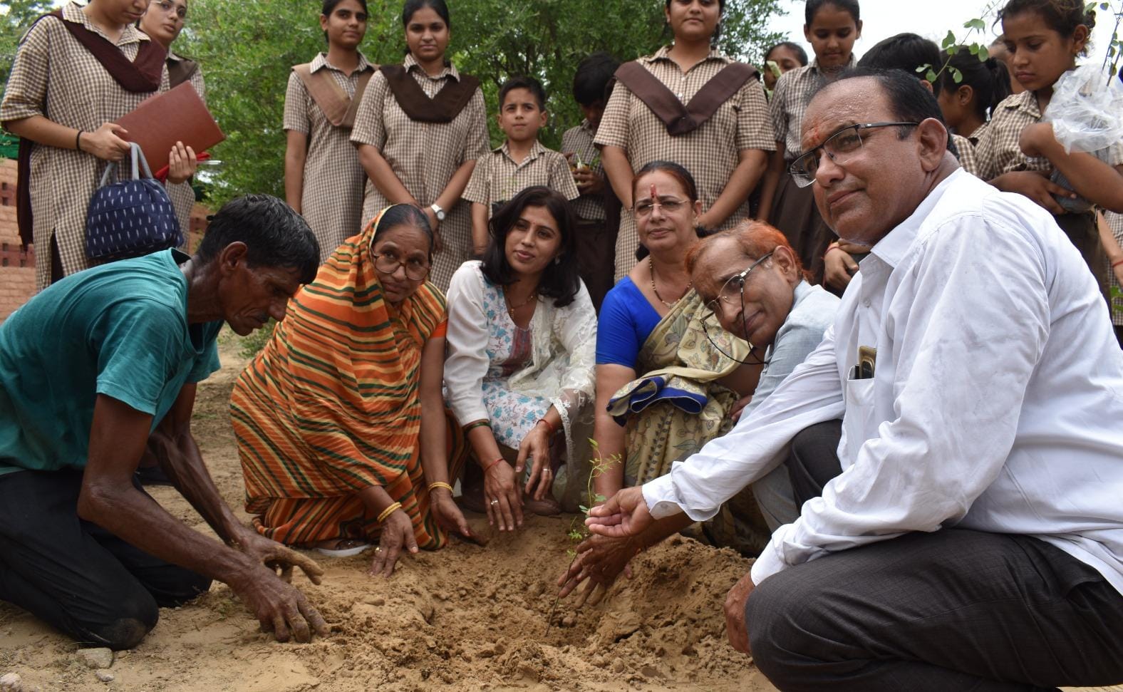 सेसोमूं स्कूल के पर्यावरण संरक्षण, डिजिटल साक्षरता और शैक्षणिक अनुशासन की दिशा के प्रयास विद्यार्थियों के सर्वांगीण विकास में सहायक- सीबीईओ सरोज पूनिया