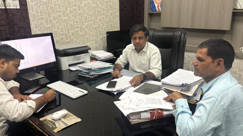 नोखा नगरपालिका में लंबित कार्यों को निपटाने की पहल: 30-31 अगस्त को शनि-रवि की छुट्टी में भी खुलेगा कार्यालय, आवास योजना के लिए 21 लाख की स्वीकृति जारी